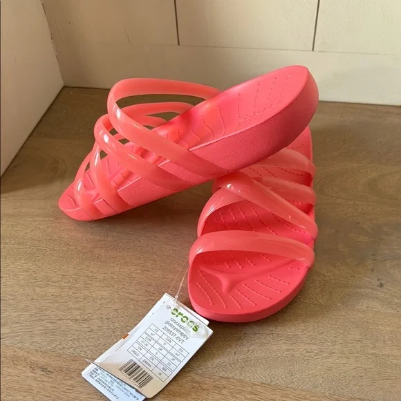 NWT CROCS Glossy Splashy Pink Slide Sandals Size 7 - Picture 2 of 4